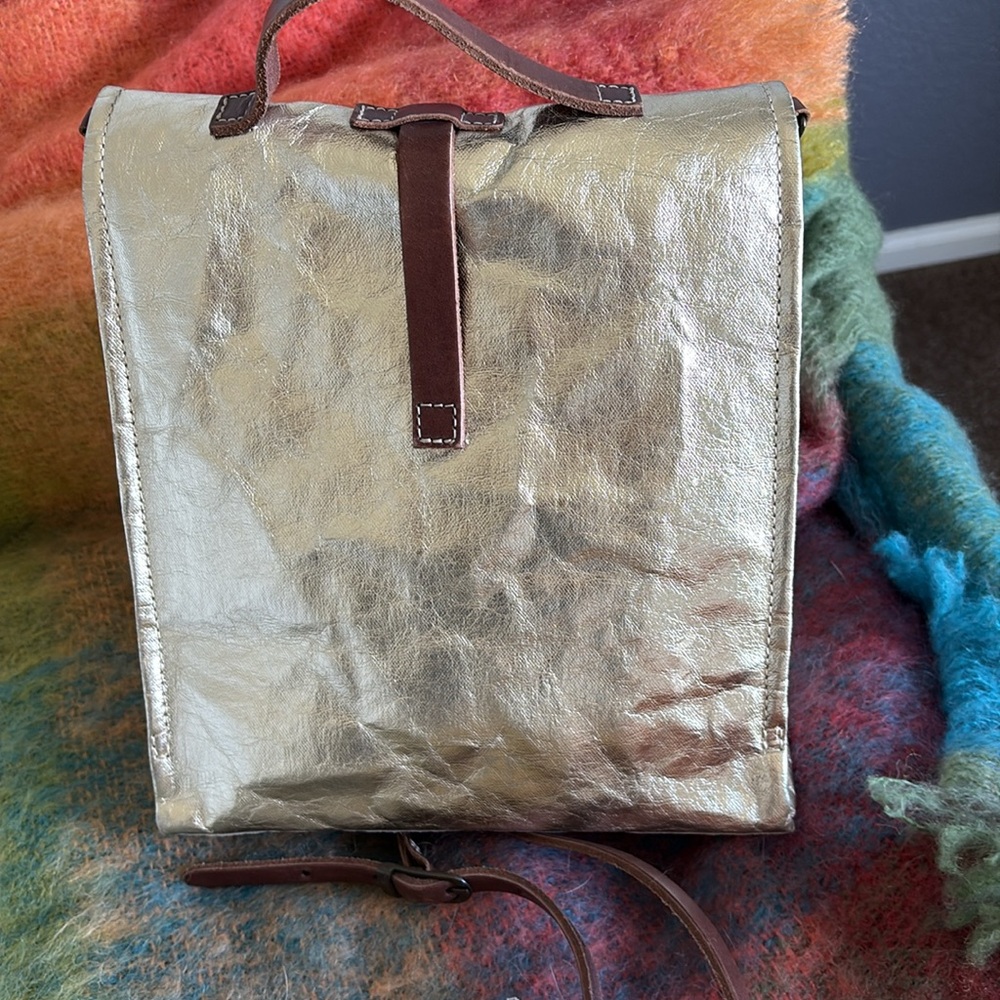 Uashmama gold bag/purse/tote with strap - Picture 2 of 4